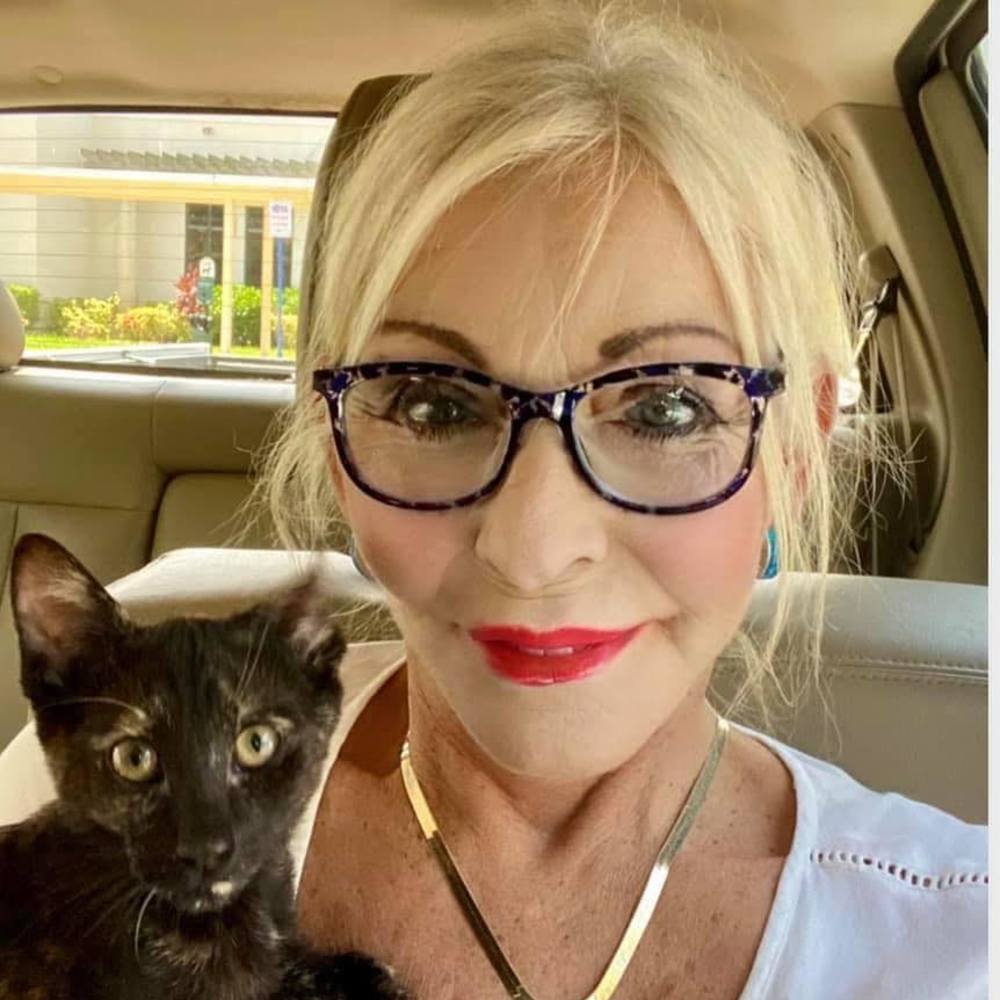 Meet your Posher, Dana